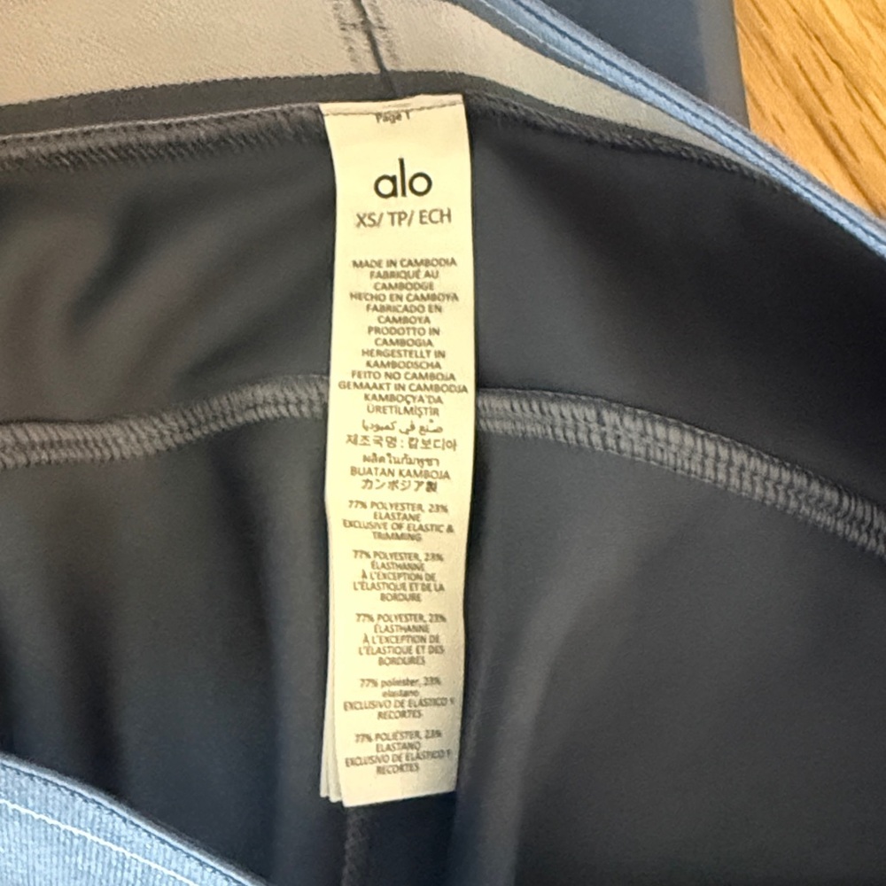 ALO Yoga Airlift High-Waist Suit
Up Legging - Bluestone/White-XS-NWT - Picture 9 of 9